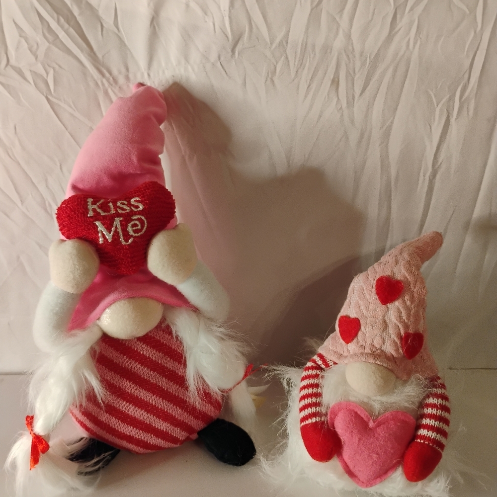 Kiss Me Valentine & Lighted Valentine Knome Set